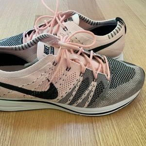 Nike Flyknit Trainer Sunset Tint 12